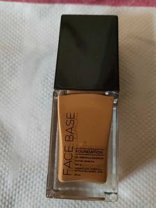 Renee Foundation - IRISH Cream shade (2)