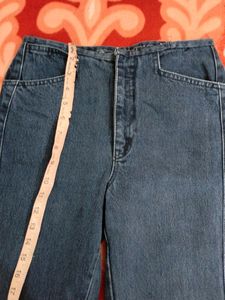 Straight Fit - 28 Waist Blue Jean
