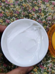Combo of Lakme &amp; VLCC Moisturizer.FREE ZUDIO WIPES