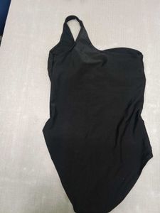 Chic Black One-Shoulder Swimsuit