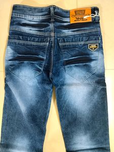 Brand New Men&#39;s Levi&#39;s Jeans. Size - 28.