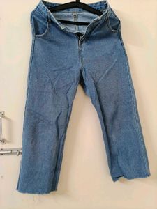Blue Cropped Jeans