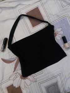 Woman&#39;s halter neck tube top
