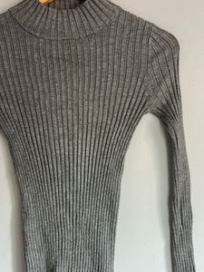 Gray Ribbed Knit Top