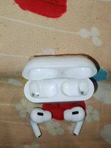 AirPods Pro - Like New