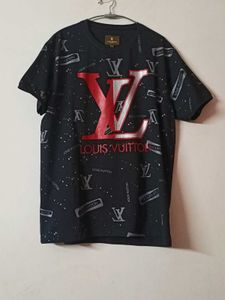 Louis Vuitton Tshirt 100% Orignal XL Size