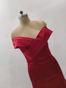 Elegant Burgundy Evening Gown