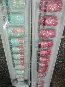 Giliter Nails