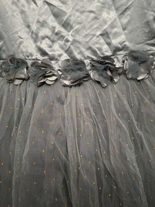 Girl&#39;s Gray Tulle Party Dress