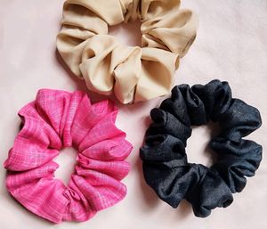 SCRUNCHIES 🎀