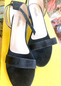 Black Sandal