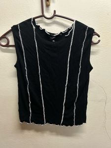 black fitted top size S