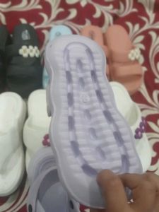 Cute Flower Detail Sandals