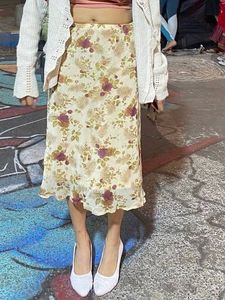 vintage floral midi skirt 🌼 (soft girl energy)