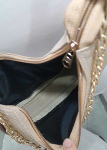 Beige Shoulder Bag with Gold Chain – Like New