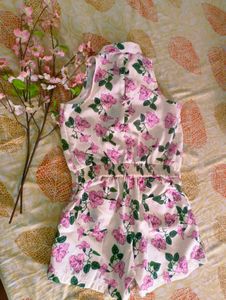 Sleve Less Top With Skirt