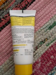 Sun Scoop sunscreen And a Free Surprise Gift In!