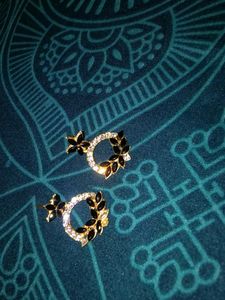 Oval Aesthestic Black Pendant Beads Set