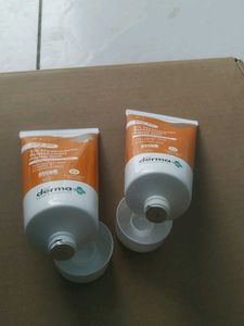 The Derma Co. Sunscreen SPF 50 1% Hyaluronic