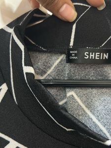 Geometric Print T-Shirt Dress