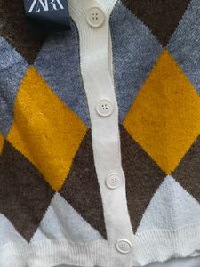 Sleevless Sweater For Girls