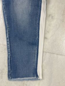 Stylish Denim Capri Pants