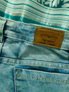 Levi&#39;s Blue Denim Jeans