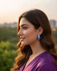 Chic Iridescent Pink Teardrop Stud Earrings
