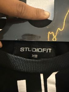 Black Graphic Print Tee(XS)