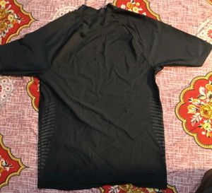Men&#39;s Black Bodyfit T-shirt [specially for gym and