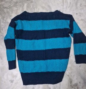 Off-shoulder Sweater😍