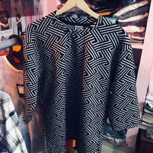 BLACK OVERSIZED TSHIRT