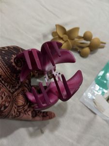 Combo of 2 clutcher with freebie