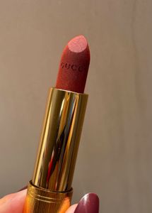Gucci Rouge Lip Color :- 519
