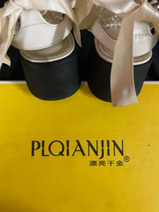 Vintage Off white Heels 🌷