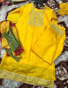 Kurta Set With Dupata