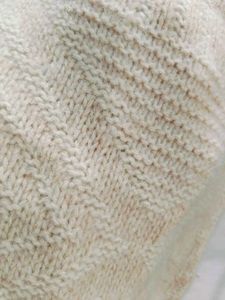 Sleevless Woolen Sweater