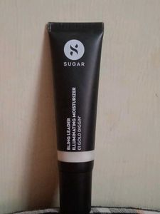 Bling Leader Illuminating Moisturizer Shade 01