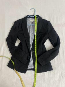 H&amp;M black Blazer size S(bust 34)
