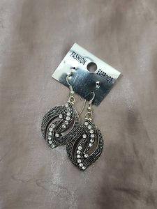 Leaf Design Fashion Earrings