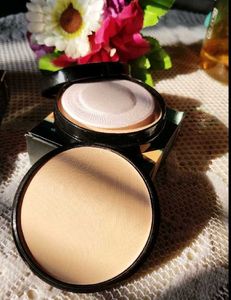 Neckline Compact Powder