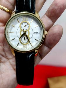 Timex Gold-Tone Watch ⚡with Black Leather Band