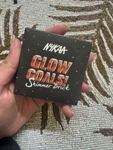 Nykaa Glow Goals Shimmer Brick