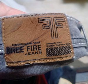 Free Fire Jeans