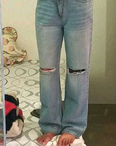 Ripped Jeans - Stylish Denim