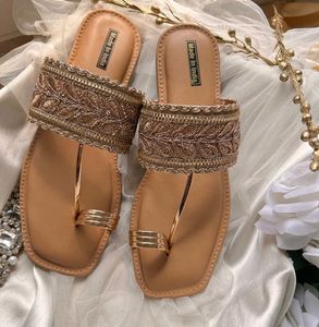 Super Ethnic Chappals