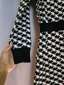 Vintage Houndstooth Knit Dress 🖤