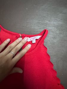 aesthetic Red Sleeveless Crop Top