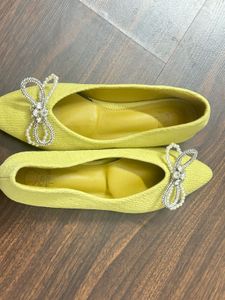 Cute Yellow Bow Flats