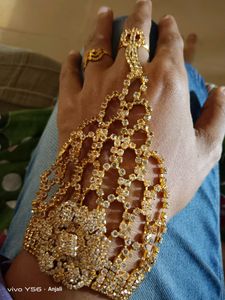 Sparkling Hand Harness